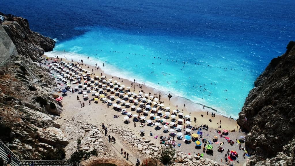 Plaža Kaputaš jedistvenom tirkiznom bojom mora plijeni pažnju turista iz cijelog svijeta 