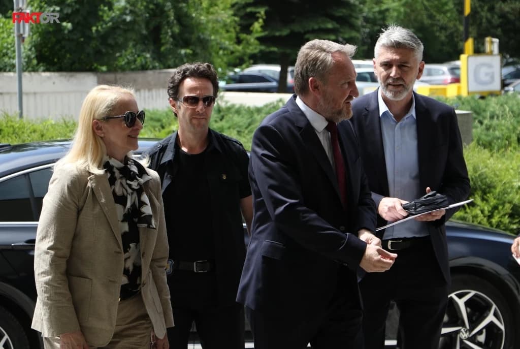 Izetbegović o finansiranju izbora: Vrijeme je da Schmidt povuče potez