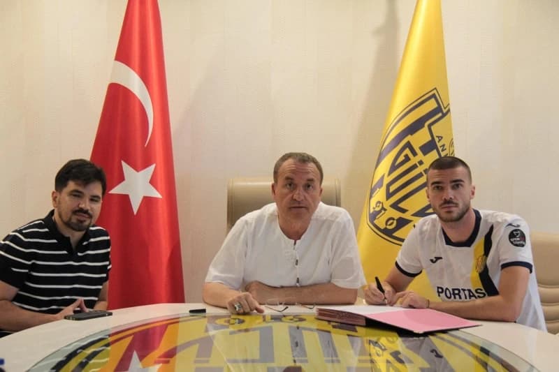 Nihad Mujakić potpisao za Ankaraguču