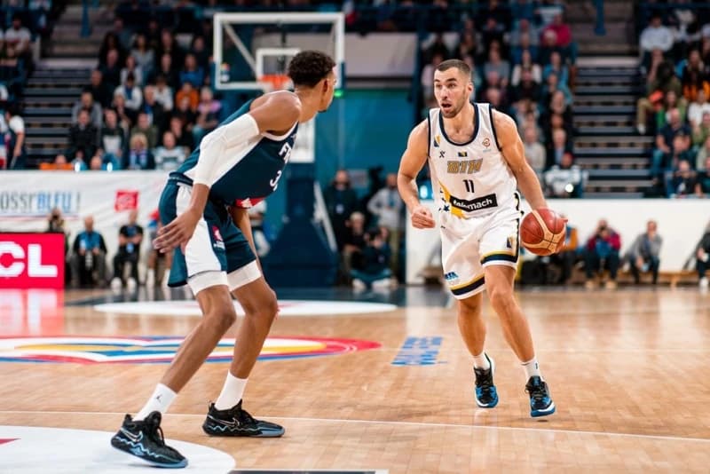Zmajevi teškim porazom od Francuske zaključili 2022. godinu, u februaru odluka o Mundobasketu