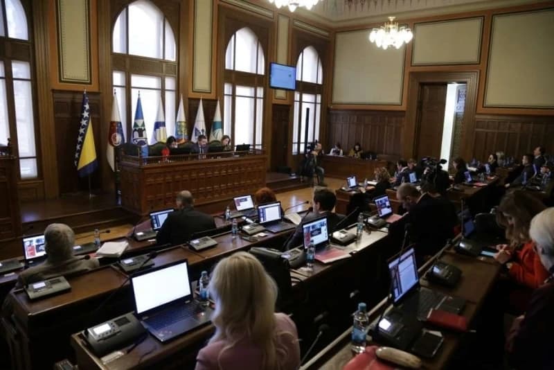 Vijećnici o novoj lokaciji spomenika kralju Tvrtku: "Nije baš kraljevska..., sve se pretvorilo u politikanstvo"