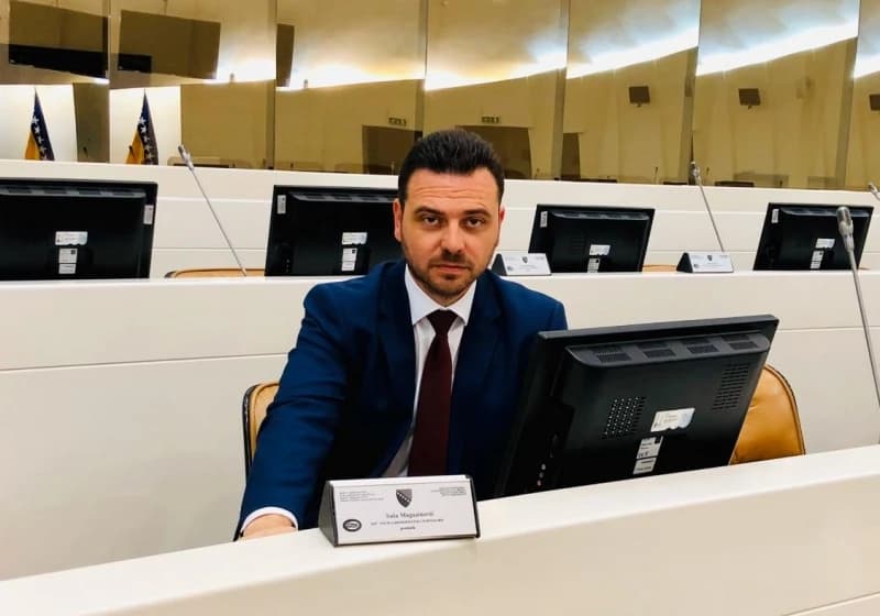 Magazinovićev prijedlog: Izmjenama Izbornog zakona BiH ukinuti duple funkcije