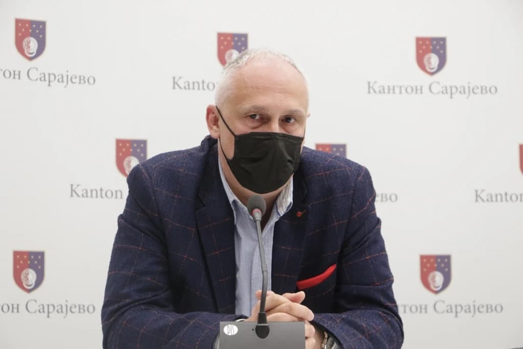 Zašto ne odgovara "medIT": Pravi li Vranić mjesto za milionski posao drugoj firmi?