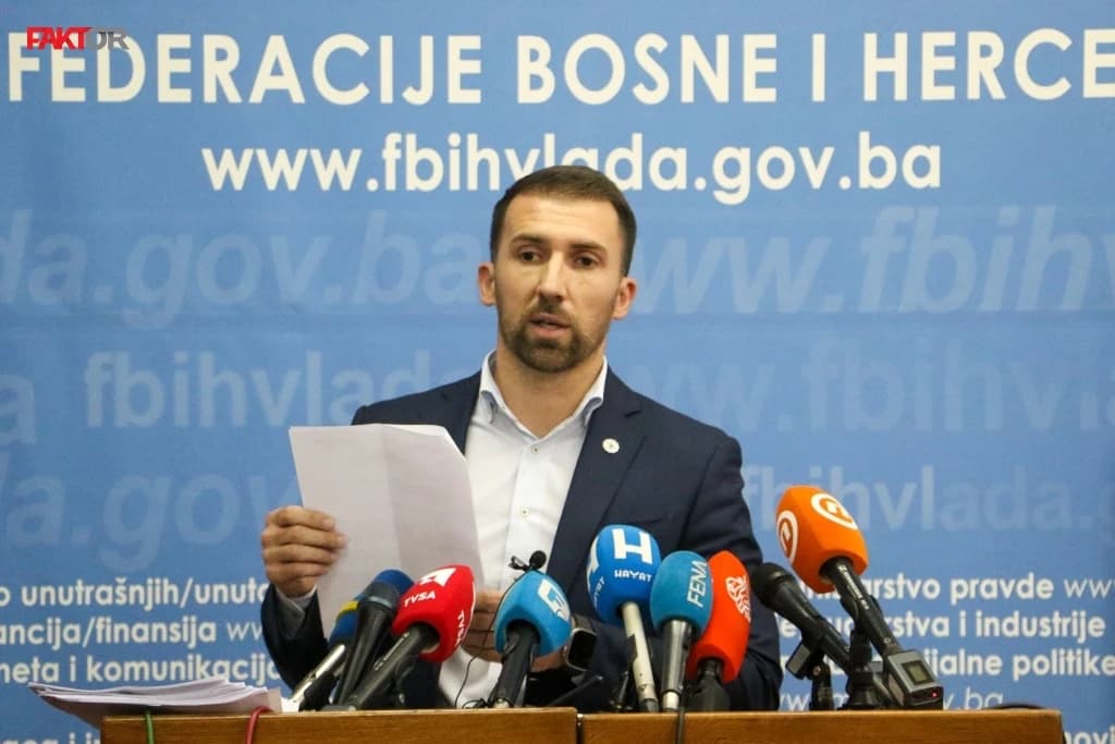 Delić objašnjavao zašto je poništio konkurs za raspodjelu 728 hiljada KM ugroženim kategorijama