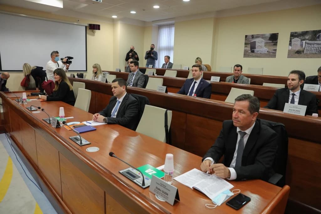 Pred BH blokom je "vrući" vikend: Privoliti Ćavar da glasa za Guzina, a potom odabrati Baraliju ili Zalihića