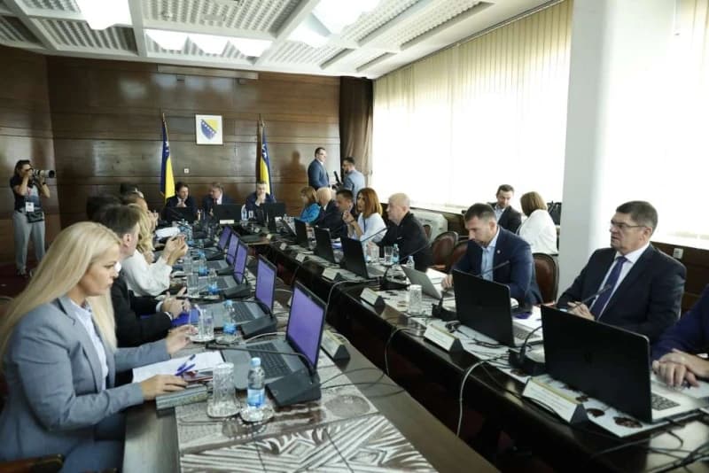 Vlada FBiH smijenila Upravni i Nadzorni odbor KCUS-a, umjesto resornog ministra, prijedlog dao Nikšić
