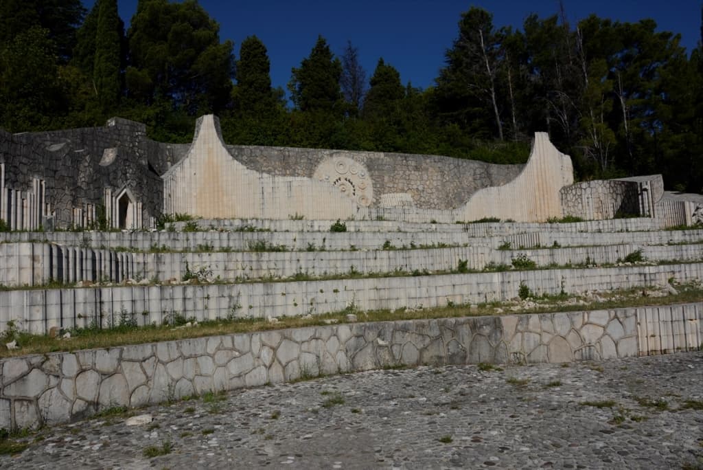 partizansko groblje mostar (2).jpg