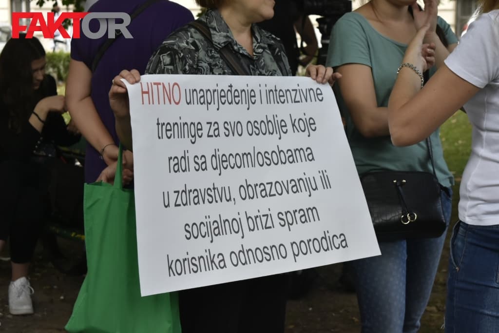Protest ispred Vlade Kantona Sarajevo
