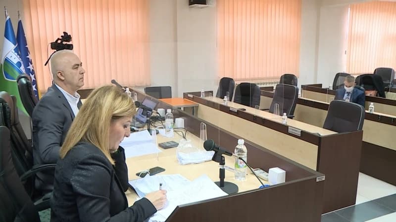 Vladajuća većina u USK nije se pojavila na sjednici koju su sazvali, Ružnićeva vlada nema podršku