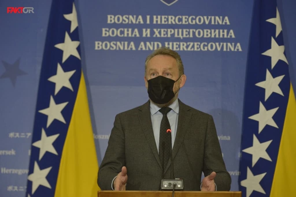Izetbegović: SNSD-ovci zaustavljaju procese, nije nam ovo danas trebalo; donacija iz Srbije je uzvratni gest