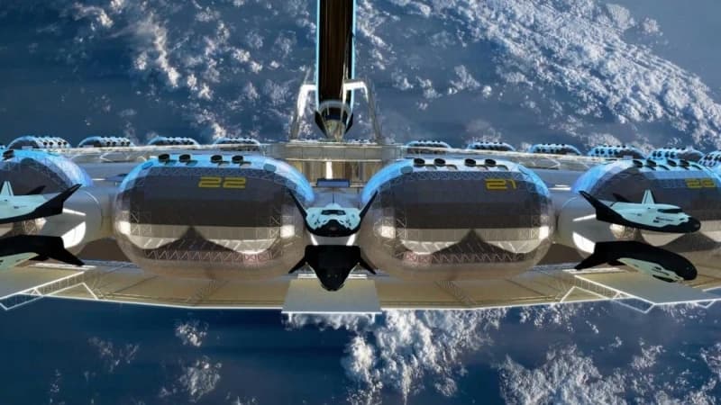 Space hotel Voyager