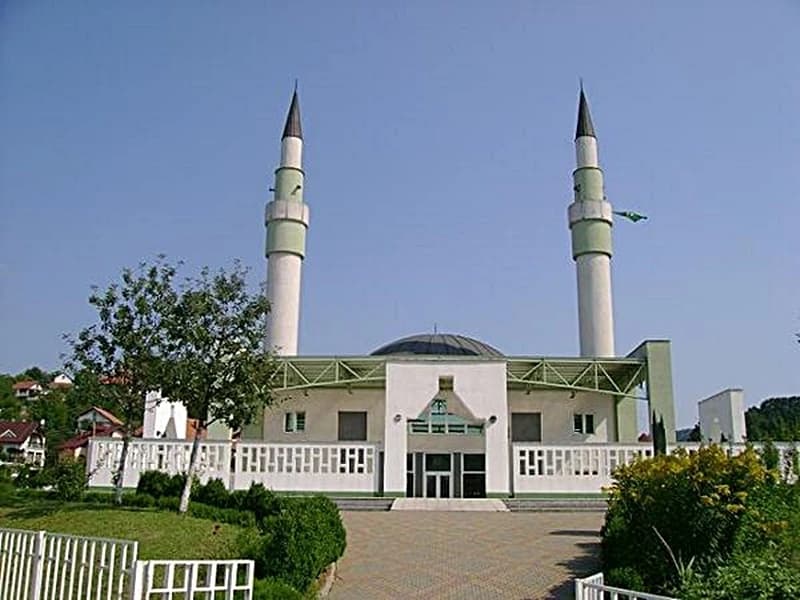 Džamija "Kralja Abdulaha" u Tuzli
