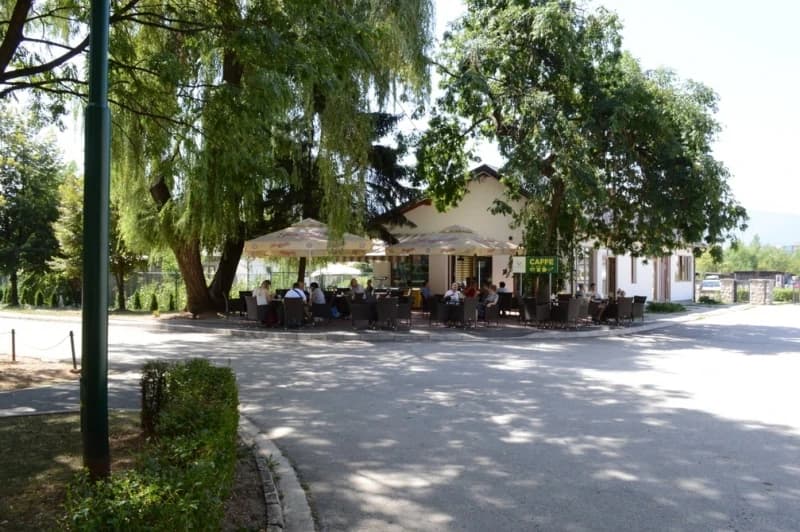Šoping centri puni, a Inspekcija zatvorila Centar "Safet Zajko" zbog više od 20 posjetilaca