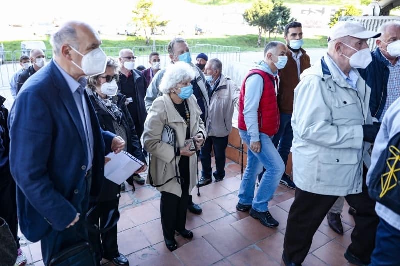 Ljudi došli, a nigdje vakcina; Katana: Skoro 98 posto ih je bez poziva za vakcinaciju