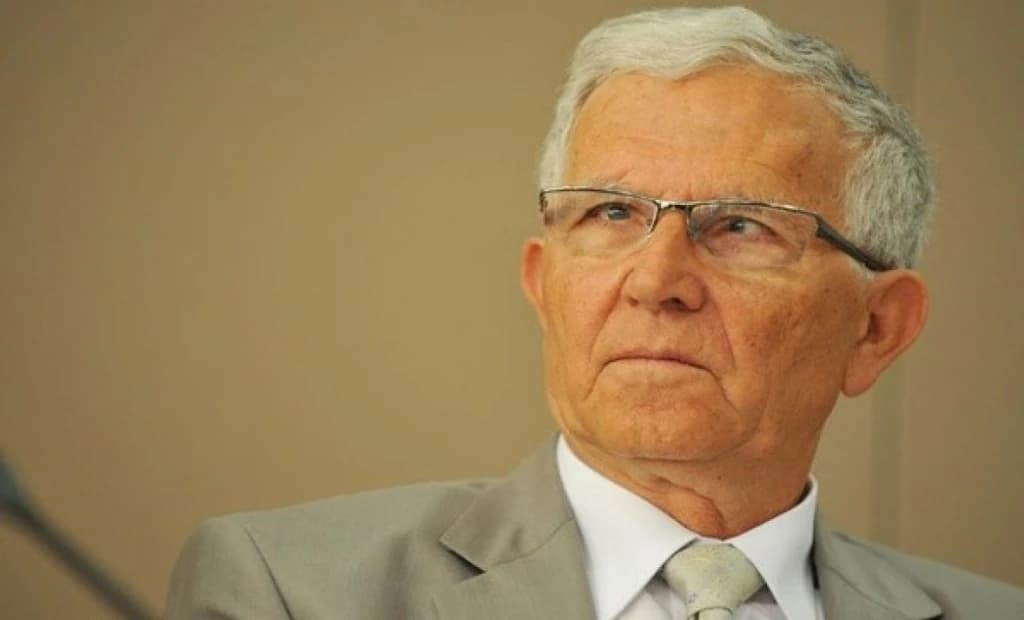 Trnka: Ne postoji nijedan osnov da RS krene putem Kosova, Vučić zamajava javnost