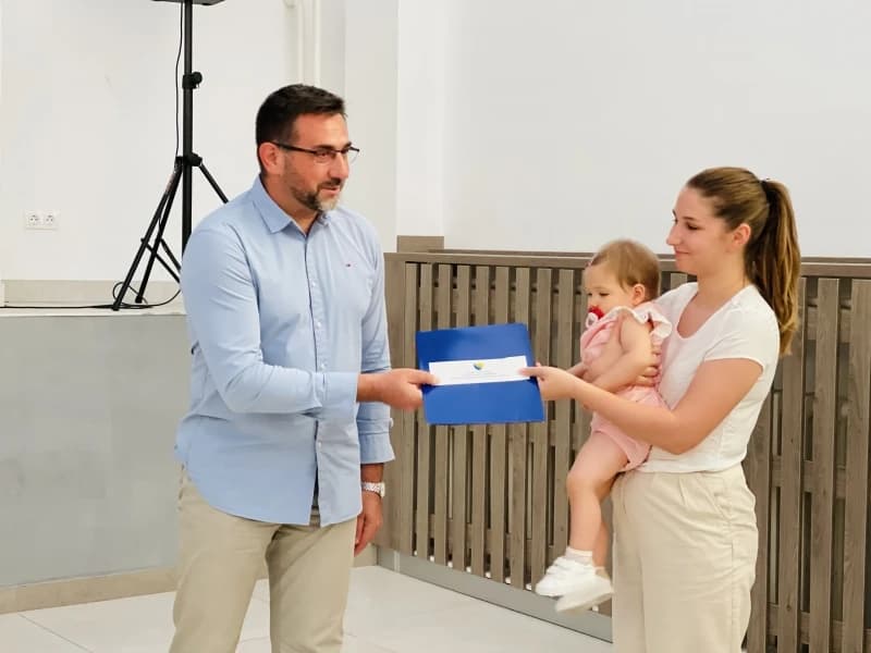Ramić u Doboju: Potpisani ugovori za izgradnju stanova, cesta, vodovoda, podsticaji za novorođenčad