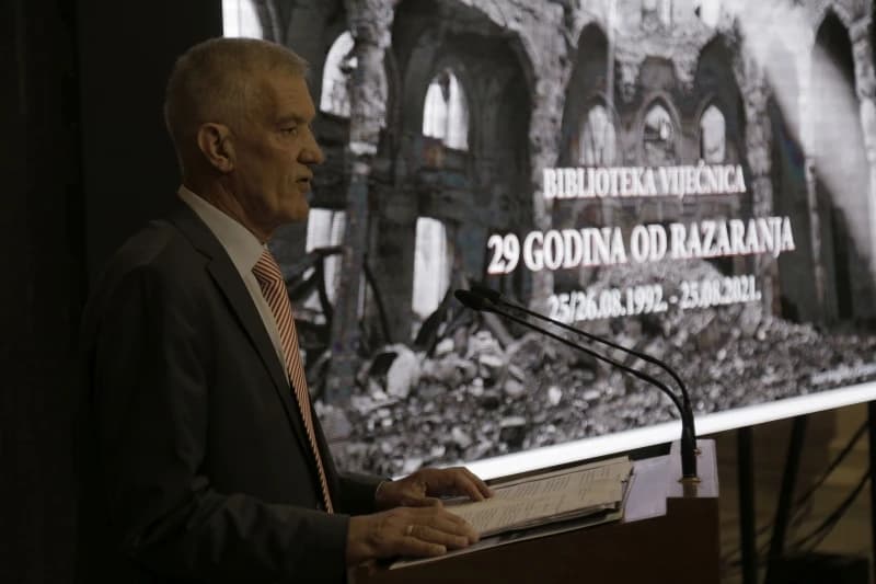 Obilježena 29. godišnjica granatiranja Vijećnice: Dan kada su zločinci uništili simbola Sarajeva