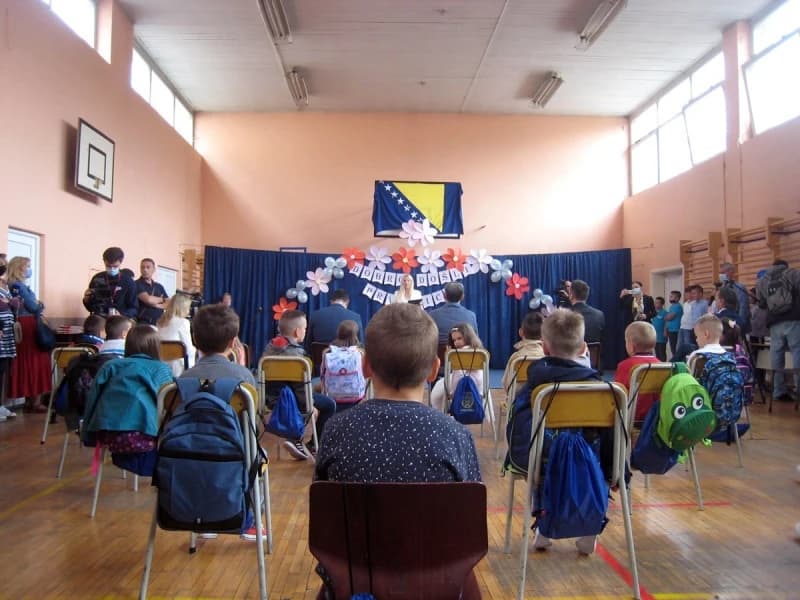 Osnovna škola "Pazar" u Tuzli