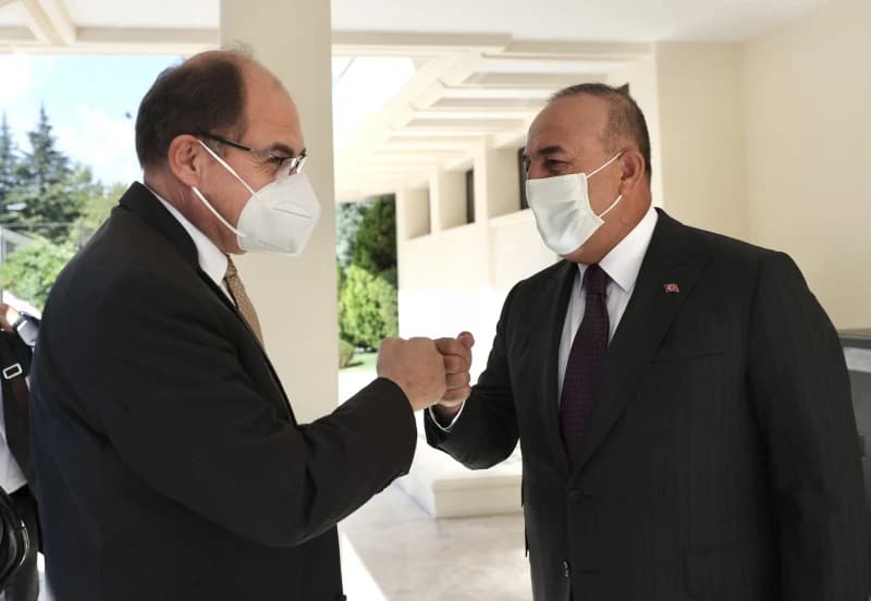 Cavusoglu sa Schmidtom: Nastavak podrške visokom predstavniku na osiguravanju stabilnosti i jedinstva BiH