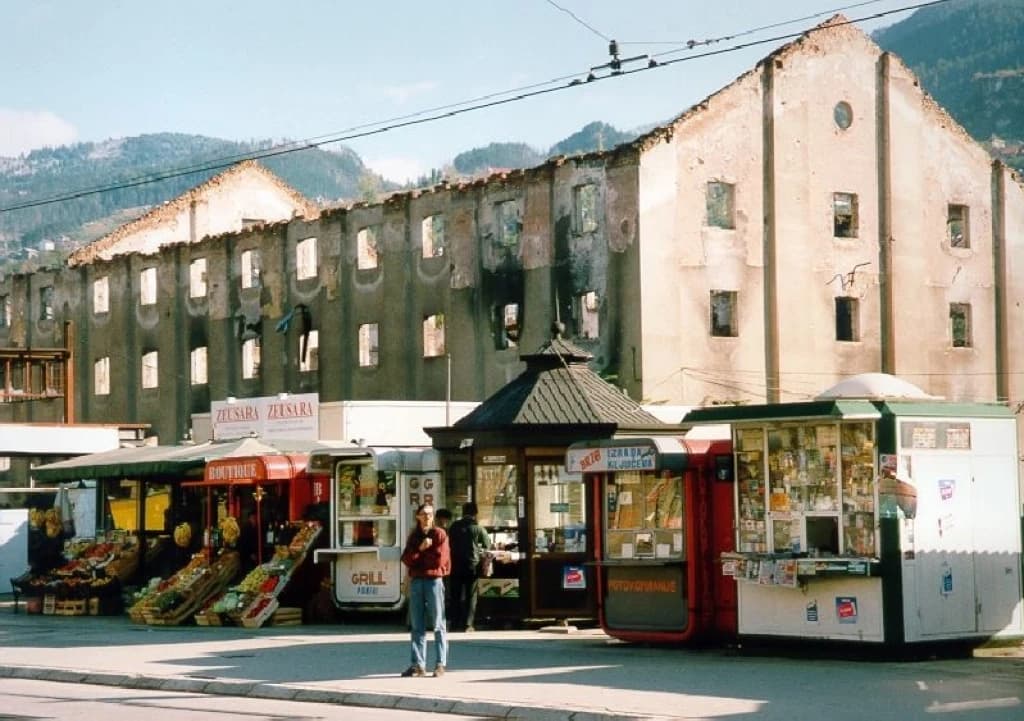 Ruševne zgrade kao posljedica opsade Sarajeva