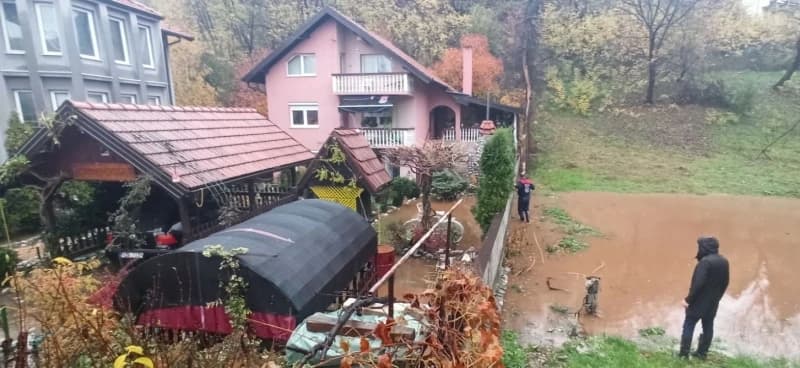 Poplavljena kuća u tuzlanskom naselju Slavinovići
