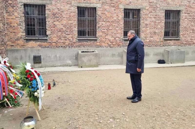 Dodikovo i Čovićevo licemjerstvo: Idu u Auschwitz, a u vlastitoj državi negiraju genocid i slave zločince