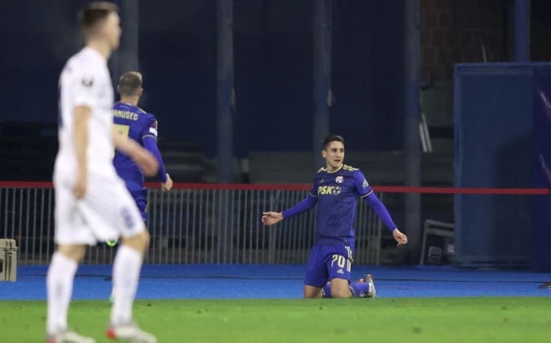 Luka Menalo pogodio za Dinamo protiv Genka