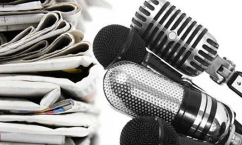 Novine i mikrofoni