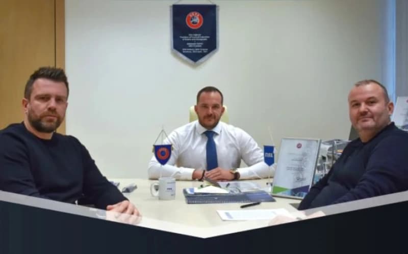 Sastali se Vico Zeljković i Zvjezdan Misimović: Ko će odgovarati za debakl Ivayla Peteva?