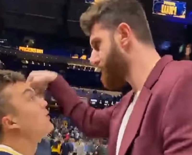 Incident u dvorani: Nurkić se obračunao s navijačem i bacio mu mobitel