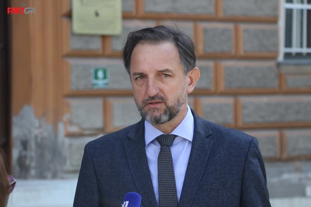 Šest delegata u Domu naroda BiH traži ocjenu ustavnosti Zakona o imovini u RS-u