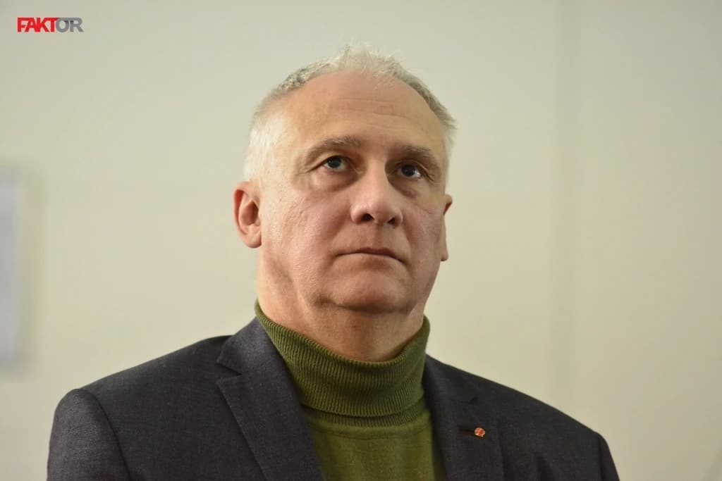 Vranić između dvije vatre: Na jednoj strani stranački šef Nikšić, na drugoj Konaković i Forto