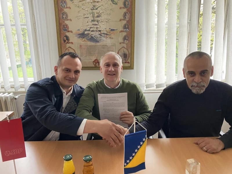 Parafiran kolektivni ugovor za zdravstvene radnike u KS, čeka se odluka Vlade