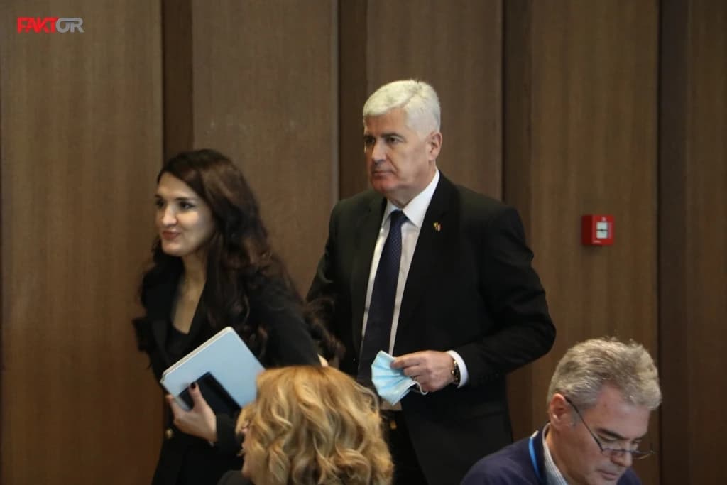 Čović otkazao sjednicu Doma naroda, nedolazak delegata nazvao blokadom institucija