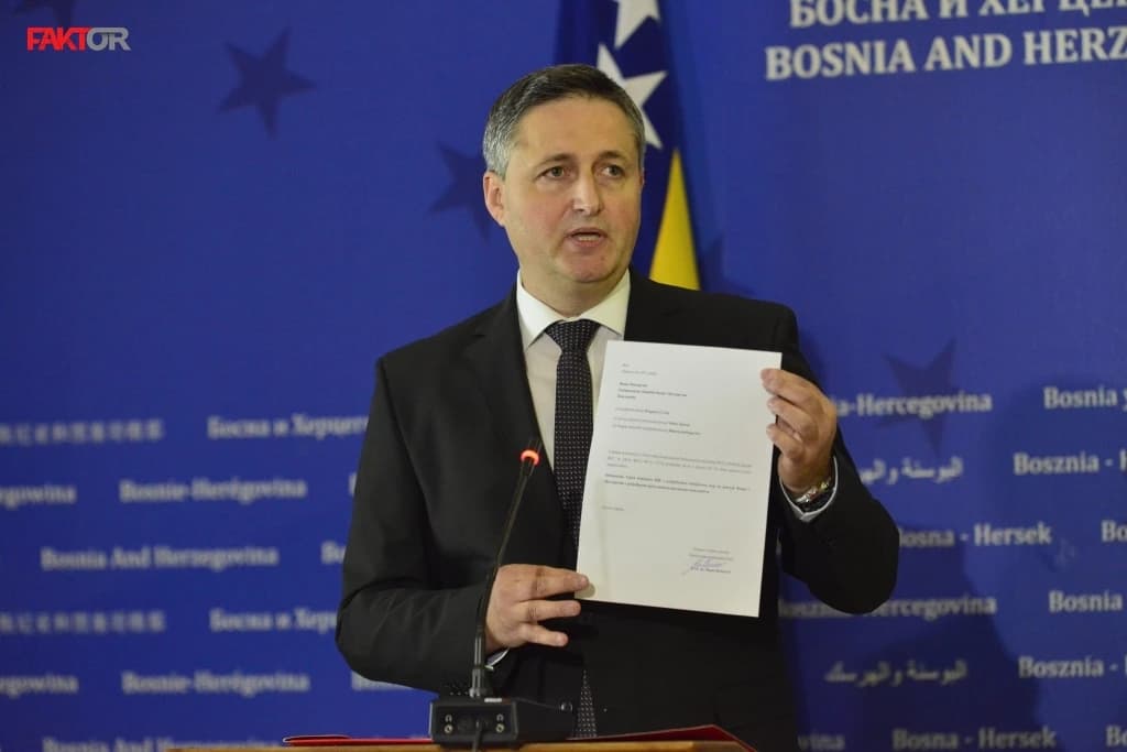 Bećirović jedini iz Kluba Bošnjaka došao na sjednicu na kojoj je bio HDZ-ov zakon