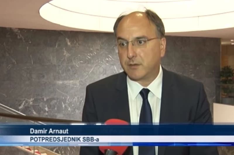 Arnaut iz vremena ljubavi sa SBB-om: SNSD se igra sa Denisom Bećirovićem...