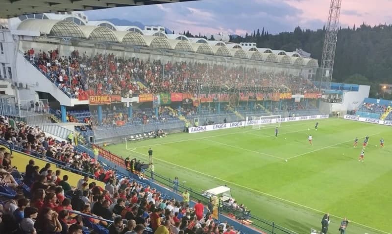 Urnebesna "provokacija" Crnogoraca: Skandirali "burek sa sirom"