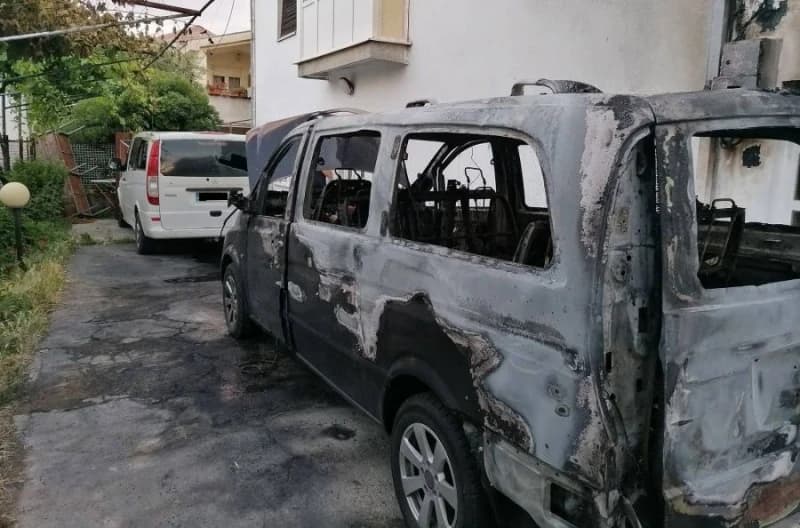 Nakon što im je zapaljen kombi: Crnogorci ponudili smještaj i prijevoz bh. navijačima