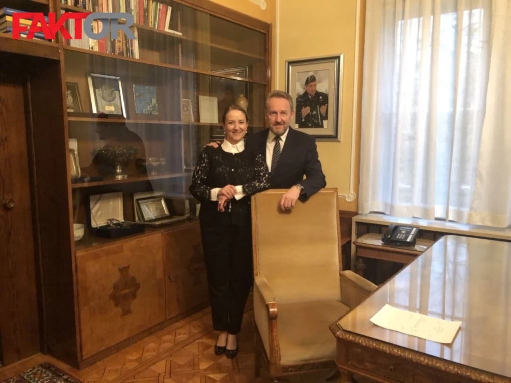 Svečano u Kabinetu: Sebija i Bakir Izetbegović - fotografija nakon primopredaje dužnosti