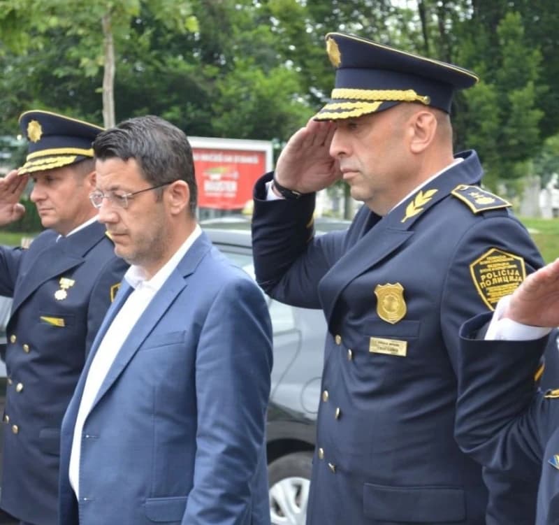FUP je danas mogao dobiti direktora da je Čampara podnio ostavku na jednu od svoje tri funkcije