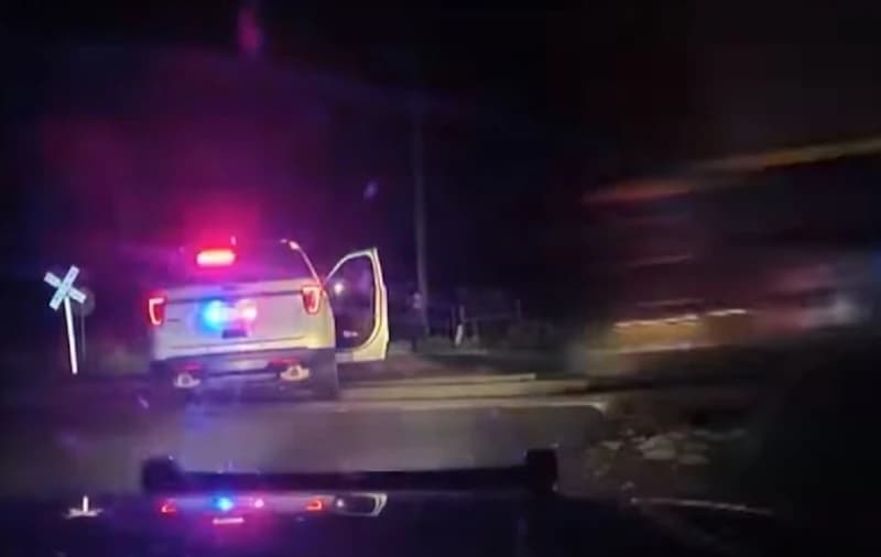 Voz udario u policijsko auto