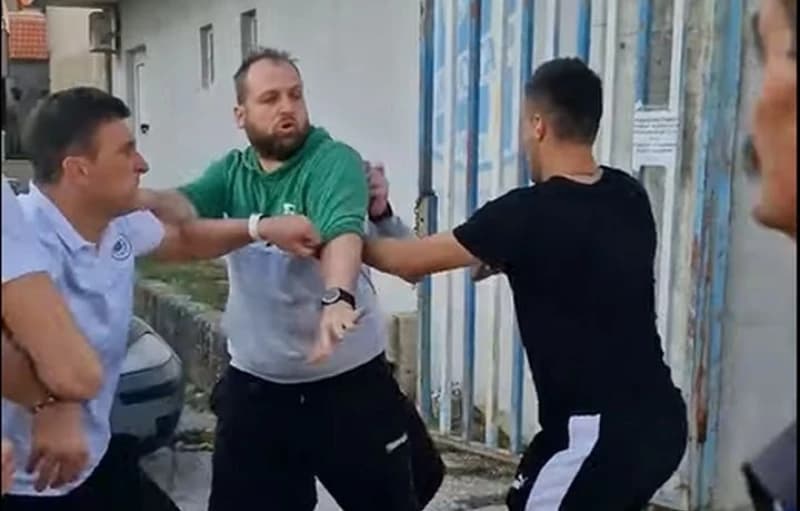 Isplivao snimak tuče: Sergej Jakirović fizički nasrnuo na fudbalera Leotara?