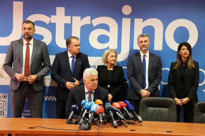 Kako je Čović samozvane ljevičare i liberale, SDP i NS, zacementirao u bošnjačku reprezentaciju, a oni pristali