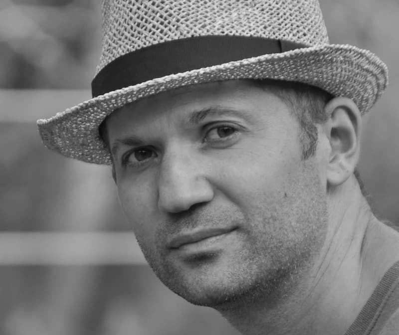 Nihad Hasanović: Nemam talenat da okrenem glavu od ratnog nasilja