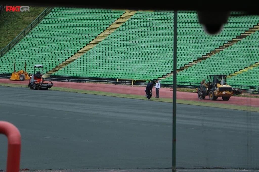 Počelo postavljanje travnjaka na stadionu Koševo