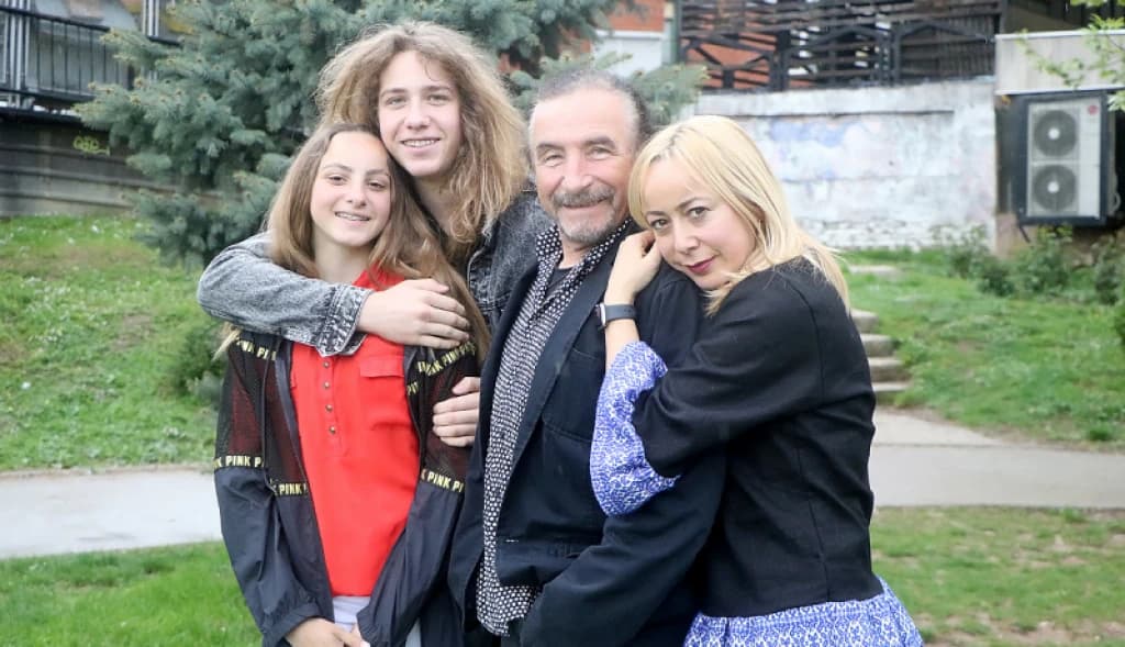 Željko Bebek sa porodicom 