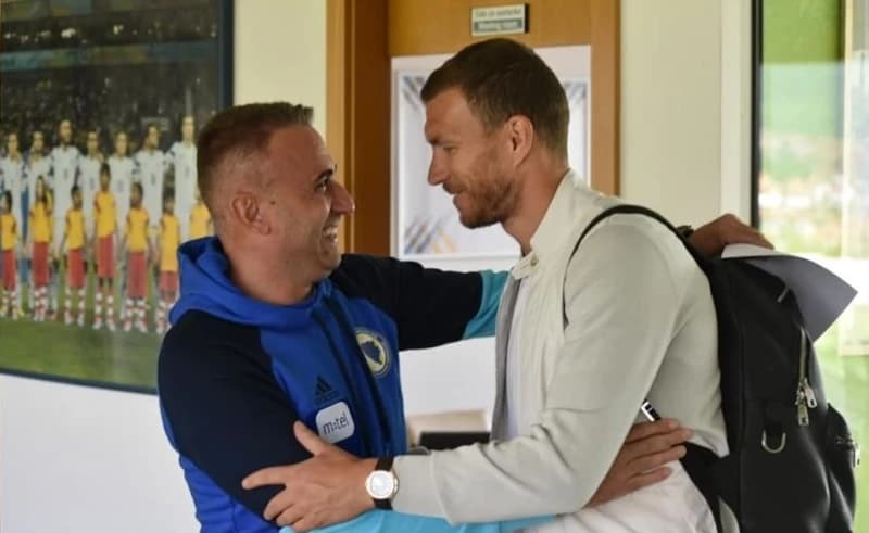 Šokantne optužbe: Džeko "kumovao" odlasku Peteva?