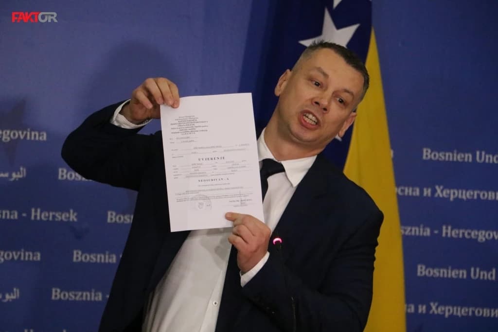 Nešić: Imam dozvolu za oružje, nemam Sky aplikaciju, nadležni neka se bave novinarima koji pišu o meni