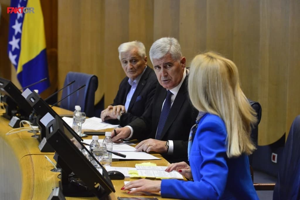 Čović držao lekciju o legitimnom predstavljanju, druge optužio za osam godina blokade Vlade FBiH