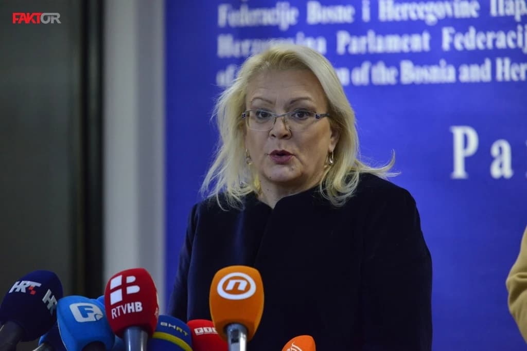 Udruženje žrtava i svjedoka genocida traži od Schmidta da smijeni Lidiju Bradara zbog izjave o Kordiću